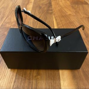 Chanel white CC bow 5171 sunglasses